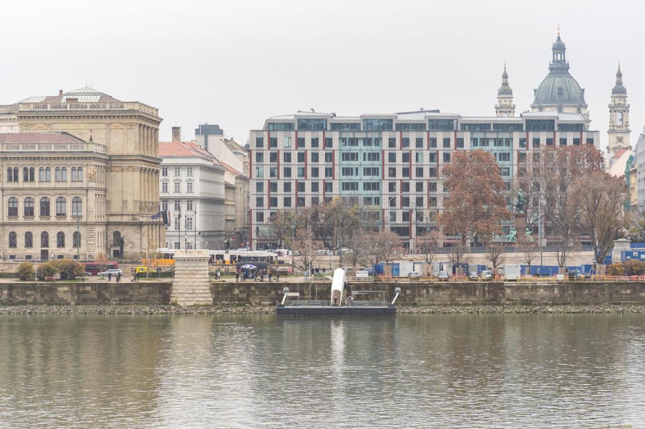 Danube Waterfront View At Chain Bridge Budapest Eksteriør bilde